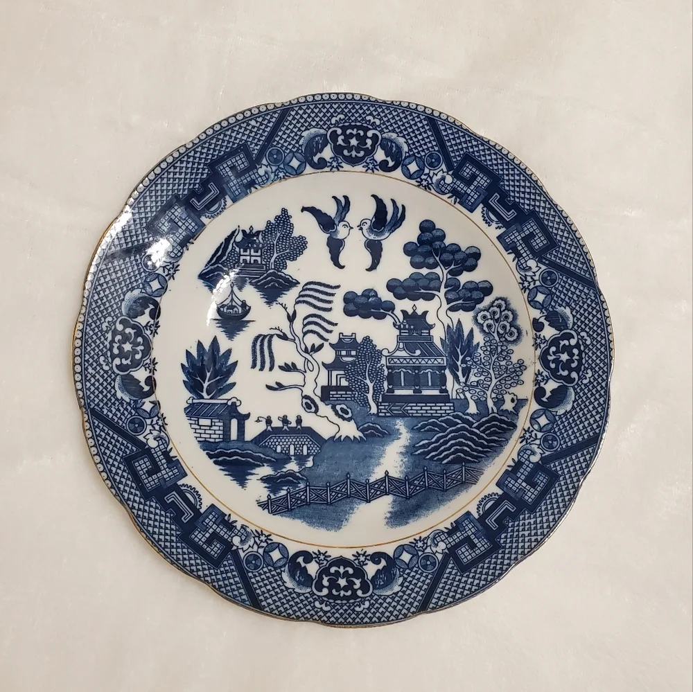 Blue Willow Decorative Plate
